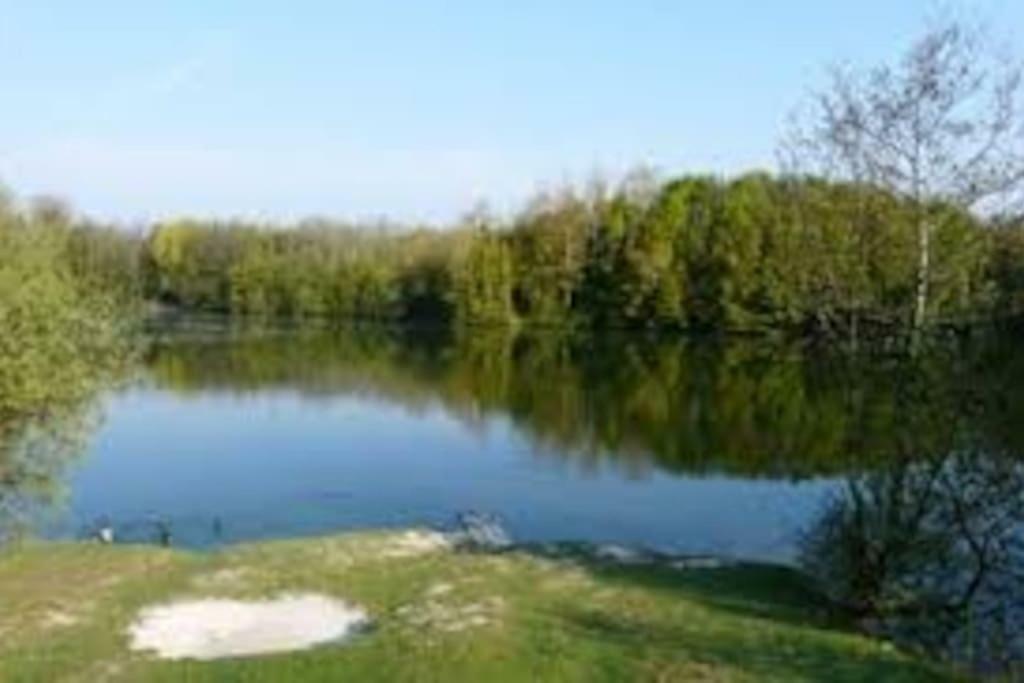Vila La Ferme Des Pierrettes Menneville Exteriér fotografie
